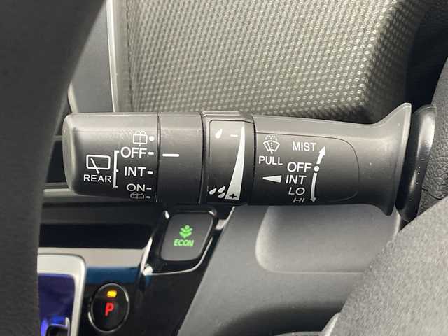 ホンダ フリード＋ ハイブリット G ホンダセンシング 鹿児島県 2016(平28)年 6.9万km クリスタルブラックパール 純正メモリナビ/（AM/FM/CD/DVD/Bluetooth/フルセグ）/ホンダセンシング/・アダプティブ・クルーズ・コントロール（ACC）/・車線維持支援システム（LKAS）/・衝突軽減ブレーキ（CMBS）/・誤発進抑制機能（前進）/・歩行者事故低減ステアリング/・路外逸脱抑制機能/・先行車発進お知らせ機能/・標識認識機能/両側パワースライドドア/ビルトインETC/前後ドライブレコーダー/スマートキー＆プッシュスタート/ステアリングスイッチ/純正フロアマット/ドアバイザー/LEDヘッドライト