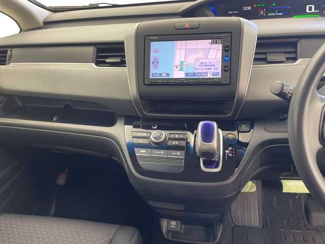 ホンダ フリード＋ ハイブリット G ホンダセンシング 鹿児島県 2016(平28)年 6.9万km クリスタルブラックパール 純正メモリナビ/（AM/FM/CD/DVD/Bluetooth/フルセグ）/ホンダセンシング/・アダプティブ・クルーズ・コントロール（ACC）/・車線維持支援システム（LKAS）/・衝突軽減ブレーキ（CMBS）/・誤発進抑制機能（前進）/・歩行者事故低減ステアリング/・路外逸脱抑制機能/・先行車発進お知らせ機能/・標識認識機能/両側パワースライドドア/ビルトインETC/前後ドライブレコーダー/スマートキー＆プッシュスタート/ステアリングスイッチ/純正フロアマット/ドアバイザー/LEDヘッドライト