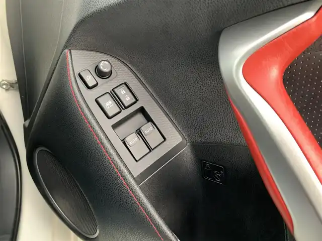 トヨタ ８６ GT 福岡県 2015(平27)年 7.4万km クリスタルホワイトパール ・社外ナビ(AVIC-ZH0077W)/・フルセグ/・クルーズコントロール/・パドルシフト/・トラスト製Greddyフロントスカート/・LIBERAL製Baruta サイドスポイラー/・VERTEX製リヤプロテクター/・カーボンリアトランクスポイラー/・クスコ製フロントストラットタワーバー/・クスコ製車高調(Street ZERO A)/・HKS製インテークパイプ/・HKS製フロントサクションパイプ/・HKS製メタルキャタライザー(排ガス認証取得済)/・HKS製スポーツマフラー/・HPI製トーイングベルト(牽引ベルト前後)/・SSR製GTV01(18インチ)