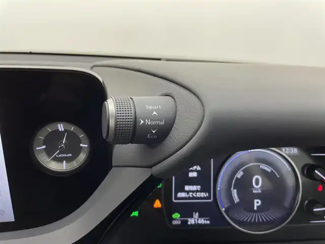 レクサス ＥＳ 300h バージョンL 宮城県 2022(令4)年 2.9万km アイスエクリュマイカメタリック マークレビンソン/パノラミックビューモニター/マークレビンソンサウンド/ヘッドアップディスプレイ/セーフティシステムプラス/・プリクラッシュセーフティ/・レーントレーシングアシスト/・アダプティブハイビームシステム/・レーダークルーズコントロール/・ロードサインアシスト/・先行車発進告知機能/・ドライバー異常時対応システム/ブラインドスポットモニター/パワートランクリッド/AC100Vアクセサリコンセント/パーキングサポートブレーキ（静止物/後方接近車両）/モーヴ内装（セミアニリン本革）/純正ナビ/・フルセグTV/・Bluetooth/・AppleCarPlay/AndroidAuto/・USB端子/ETC2.0/シートヒーター／ベンチレーション/後席シートヒーター/パワーシート/パワーシート（運転席メモリー機能付）/電動パーキングブレーキ/ブレーキホールド/3眼フルLEDヘッドランプ/電動サンシェード（リア）/純正18インチAW/純正フロアマット/置くだけ充電/禁煙車