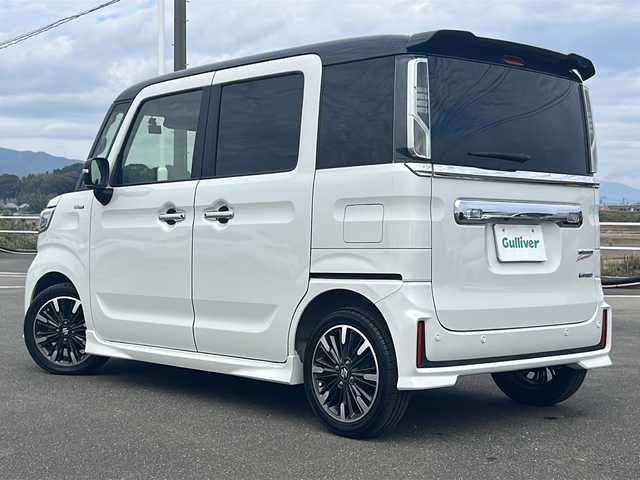 スズキ スペーシア カスタム HYBRID XS ターボ 佐賀県 2021(令3)年 5.8万km ピュアホワイトパール/ブラック2トーン ワンオーナー/純正8インチSDナビゲーション/・フルセグTV/CD/DVD/SD/USB/Bluetooth/全方位モニター/前後ドライブレコーダー/ビルトインETC/ヘッドアップディスプレイ/両側パワースライドドア/天井サーキュレーター/ハーフレザーシート/D席シートヒーター/後席サンシェード/ISOFIX対応/パドルシフト/革巻きステアリング/ステアリングリモコン/純正15インチアルミホイール/純正LEDヘッドライト/・オートマチックハイビーム/純正LEDフォグランプ/純正フロアマット/新車保証書/取扱説明書/スズキセーフティサポート/・アダプティブクルーズコントロール/・車線逸脱警報機能/・デュアルカメラブレーキサポート/・クリアランスソナー
