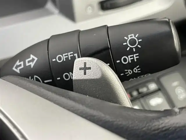 ホンダ ステップワゴン スパーダ Z クールスピリット 埼玉県 2014(平26)年 5万km ホワイトオーキッドパール 純正９インチナビ　フリップダウンモニター　バックカメラ　ビルトインＥＴＣ　前後ドライブレコーダー　クルーズコントロール　ＨＤＭＩ　純正アルミホイール　スマートキー　オートライト　ＨＩＤライト　地デジ