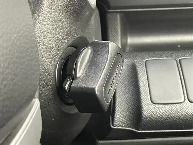 ホンダ ステップワゴン スパーダ Z クールスピリット 埼玉県 2014(平26)年 5万km ホワイトオーキッドパール 純正９インチナビ　フリップダウンモニター　バックカメラ　ビルトインＥＴＣ　前後ドライブレコーダー　クルーズコントロール　ＨＤＭＩ　純正アルミホイール　スマートキー　オートライト　ＨＩＤライト　地デジ