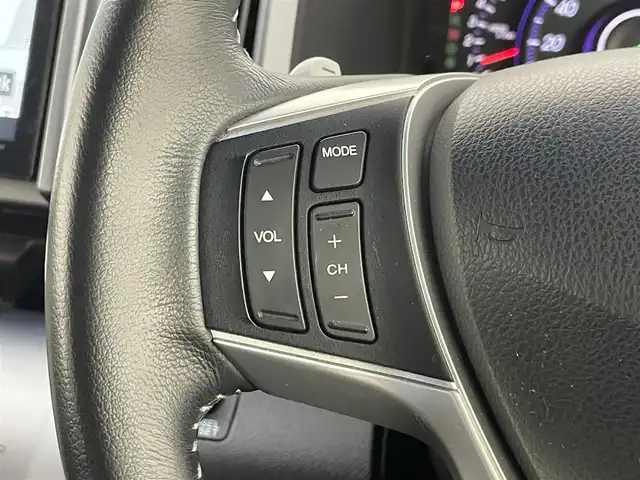 ホンダ ステップワゴン スパーダ Z クールスピリット 埼玉県 2014(平26)年 5万km ホワイトオーキッドパール 純正９インチナビ　フリップダウンモニター　バックカメラ　ビルトインＥＴＣ　前後ドライブレコーダー　クルーズコントロール　ＨＤＭＩ　純正アルミホイール　スマートキー　オートライト　ＨＩＤライト　地デジ