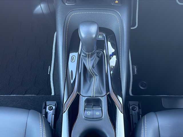 トヨタ カローラツーリング ダブルバイビー 島根県 2023(令5)年 1.7万km プラチナホワイトパールマイカ ワンオーナー/純正10.25インチナビ/フルセグTV・AMFM・Bluetooth/HDMI端子/バックカメラ/ビルトインETC2.0/インテリジェンスルームミラー/　ドライブレコーダー機能付き/トヨタセーフティセンス/レーダークルーズコントロール/プロアクティブドライビングアシスト/前後クリアランスソナー/LEDヘッドライト/オートライト/ハーフレザー/シートヒーター/ハンドルヒーター/レーダー探知機/革巻きステアリング/ステアリングスイッチ/プッシュスタート