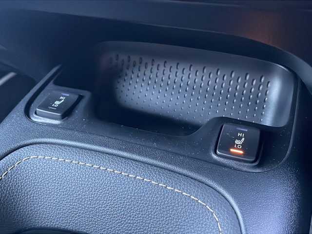 トヨタ カローラツーリング ダブルバイビー 島根県 2023(令5)年 1.7万km プラチナホワイトパールマイカ ワンオーナー/純正10.25インチナビ/フルセグTV・AMFM・Bluetooth/HDMI端子/バックカメラ/ビルトインETC2.0/インテリジェンスルームミラー/　ドライブレコーダー機能付き/トヨタセーフティセンス/レーダークルーズコントロール/プロアクティブドライビングアシスト/前後クリアランスソナー/LEDヘッドライト/オートライト/ハーフレザー/シートヒーター/ハンドルヒーター/レーダー探知機/革巻きステアリング/ステアリングスイッチ/プッシュスタート