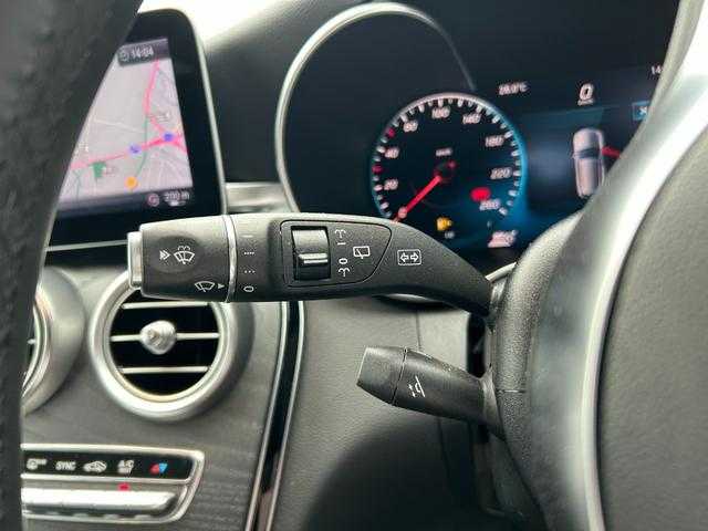 メルセデス・ベンツ Ｃ２２０ｄ ステーションワゴン アバンギャルドAMGライン 埼玉県 2018(平30)年 3.7万km ダイヤモンドホワイト レザーエクスクルーシブＰ/レーダーセーフティＰ/エアサス/１０．２５インチディスプレイナビ/(Bluetooth/USB)/ブルメスターサウンドシステム/ブラインドスポットモニター/純正１８インチアルミホイール/ETC