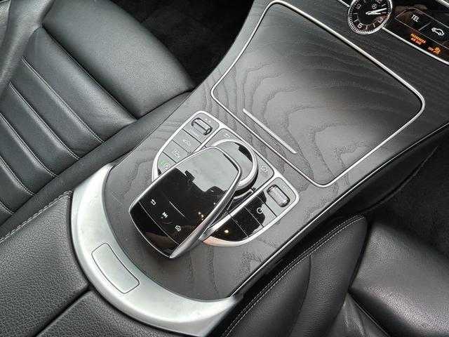 メルセデス・ベンツ Ｃ２２０ｄ ステーションワゴン アバンギャルドAMGライン 埼玉県 2018(平30)年 3.7万km ダイヤモンドホワイト レザーエクスクルーシブＰ/レーダーセーフティＰ/エアサス/１０．２５インチディスプレイナビ/(Bluetooth/USB)/ブルメスターサウンドシステム/ブラインドスポットモニター/純正１８インチアルミホイール/ETC