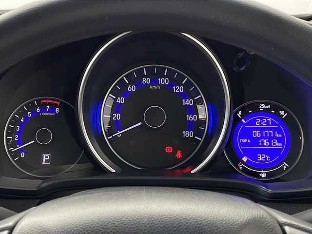 ホンダ フィット 13G Fパッケージ 新潟県 2016(平28)年 6.2万km ブリリアントスポーティブルーメタリック2トーン 純正メモリナビ/（BT/FM/AM/ワンセグTV)/電格ミラー/ウィンカーミラー/ヘッドライトレベライザー/ドアバイザー/スペアキー×１/取扱説明書/保証書/整備記録簿