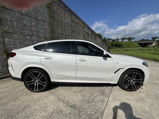 ＢＭＷ Ｘ６ xDrive35d Mスポーツ 長崎県 2020(令2)年 3.9万km ミネラルホワイト ワンオーナー/サンルーフ/純正HDDナビ/(BT/ワンセグ)/全方位カメラ/衝突軽減ブレーキ/レーンアシスト/ブラインドスポットモニター/コーナーセンサー/レーダークルーズ/レザーシート/パワーシート/シートヒーター/パドルシフト/ミラー一体型ETC/オートライト/前後ドライブレコーダー/温度調整機能付ドリンクホルダー/トランクリッドスマートオープナー
