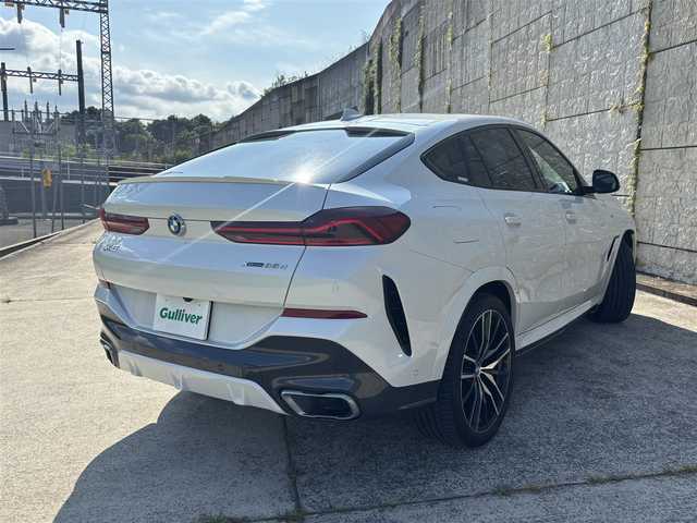 ＢＭＷ Ｘ６ xDrive35d Mスポーツ 長崎県 2020(令2)年 3.9万km ミネラルホワイト ワンオーナー/サンルーフ/純正HDDナビ/(BT/ワンセグ)/全方位カメラ/衝突軽減ブレーキ/レーンアシスト/ブラインドスポットモニター/コーナーセンサー/レーダークルーズ/レザーシート/パワーシート/シートヒーター/パドルシフト/ミラー一体型ETC/オートライト/前後ドライブレコーダー/温度調整機能付ドリンクホルダー/トランクリッドスマートオープナー