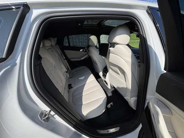 ＢＭＷ Ｘ６ xDrive35d Mスポーツ 長崎県 2020(令2)年 3.9万km ミネラルホワイト ワンオーナー/サンルーフ/純正HDDナビ/(BT/ワンセグ)/全方位カメラ/衝突軽減ブレーキ/レーンアシスト/ブラインドスポットモニター/コーナーセンサー/レーダークルーズ/レザーシート/パワーシート/シートヒーター/パドルシフト/ミラー一体型ETC/オートライト/前後ドライブレコーダー/温度調整機能付ドリンクホルダー/トランクリッドスマートオープナー