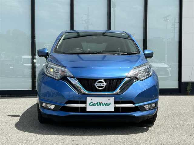 日産 ノート e－パワー メダリスト 大阪府 2019(令1)年 14.6万km シャイニングブルー 純正ナビ/   フルセグTV/CD/DVD/Bluetooth/全方位モニター/衝突軽減ブレーキ/横滑り防止装置/コーナーセンサー/スマートルームミラー/レーダークルーズコントロール/レーンキープアシスト/前方ドライブレコーダー/純正15インチアルミホイール/純正フロアマット/プッシュスタート/スマートキー/ＥＴＣ/ＬＥＤ/禁煙車