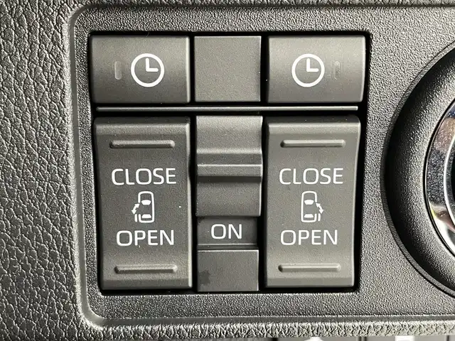 ダイハツ ムーヴ キャンバス ストライプス G 熊本県 2024(令6)年 0.1千km シャイニングホワイトパール/アプリコットピンクメタリック ナビ装着用アップグレードパック/両側パワースライドドア/USBソケット/保温カップホルダー/前席シートヒーター/プッシュスタート/電動格納ミラー/純正ホイールキャップ/前後コーナーセンサー/LEDライト/フォグランプ/オートライト/オートホールド/ステアリングスイッチ/スペアキー