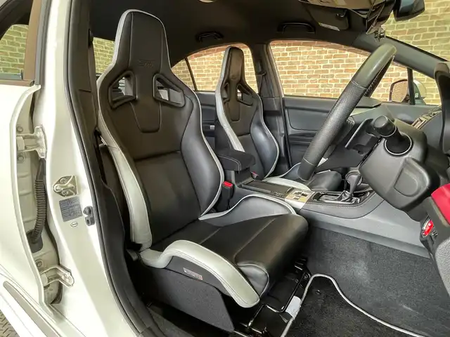 スバル ＷＲＸ Ｓ４ tS 岩手県 2017(平29)年 7.2万km クリスタルホワイトP STI特別仕様車/４WD/STI製BBS鍛造19インチアルミホイール/RECAROバケットタイプフロントシート（セミアニリンレザー　シートヒーター機能付き）/bremboブレーキ/CVTオイルクーラー/STIフレキシブルタワーバー/STIラジエーターキャップ/STI製ビルシュタインダンパー・ストラット/STIフレキシブルドロースティフナーフロント・サブサポートフレームリヤ/STI低背圧パフォーマンスマフラー/強化ラジエーター/アイサイトVer.3/アドバンスドセイフティパッケージ/プリクラッシュブレーキ/全車速追従機能付きクルーズコントロール/アクティブレーンキープ/リヤビークルディテクション/ハイビームアシスト/カロッツェリアナビ/バックカメラ・サイドカメラ/ETC/ドライブレコーダー/LEDヘッドランプ
