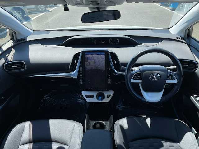 トヨタ プリウス ＰＨＶ S ナビパッケージ 長崎県 2018(平30)年 8.5万km ホワイトパールクリスタルシャイン 〇純正ナビ/〇フルセグTV/〇USB端子/〇AUX入力端子/〇ビルトインETC/〇MODELLISTAエアロ/〇プリクラッシュセーフティシステム/〇ステアリング制御機能付き車線逸脱警報/〇アダプティブハイビームシステム/〇レーダークルーズコントロール/〇LEDヘッドランプ/〇LEDフォグランプ/〇SRSエアバッグ/〇バックカメラ/〇スマートキー/〇充電インレット/〇純正15インチアルミホイール/〇オートエアコン/〇ブラックファブリックシート/〇快適温熱シート/〇スマートエントリー/〇スタートシステム/〇禁煙車