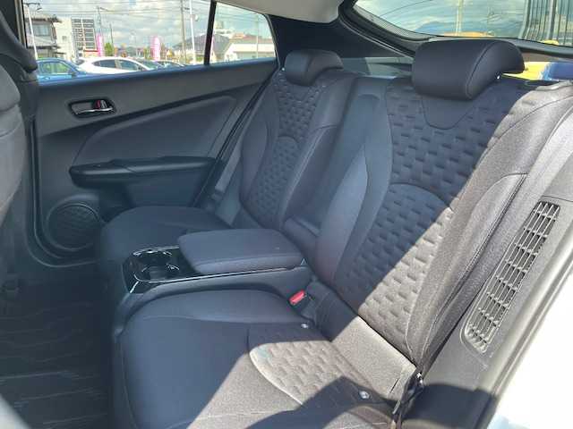 トヨタ プリウス ＰＨＶ S ナビパッケージ 長崎県 2018(平30)年 8.5万km ホワイトパールクリスタルシャイン 〇純正ナビ/〇フルセグTV/〇USB端子/〇AUX入力端子/〇ビルトインETC/〇MODELLISTAエアロ/〇プリクラッシュセーフティシステム/〇ステアリング制御機能付き車線逸脱警報/〇アダプティブハイビームシステム/〇レーダークルーズコントロール/〇LEDヘッドランプ/〇LEDフォグランプ/〇SRSエアバッグ/〇バックカメラ/〇スマートキー/〇充電インレット/〇純正15インチアルミホイール/〇オートエアコン/〇ブラックファブリックシート/〇快適温熱シート/〇スマートエントリー/〇スタートシステム/〇禁煙車
