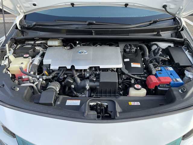 トヨタ プリウス ＰＨＶ S ナビパッケージ 福岡県 2018(平30)年 8.5万km ホワイトパールクリスタルシャイン 純正ナビ/【フルセグTV.Bluetooth】/バックカメラ/衝突軽減ブレーキ/追従クルーズコントロール/レーンキープアシスト/モデリスタエアロ/LEDヘッドライト/オートライト/オートハイビーム/ビルトインETC/前席シートヒーター/ステアリングヒーター/純正アルミホイール/プッシュスタート/スマートキー