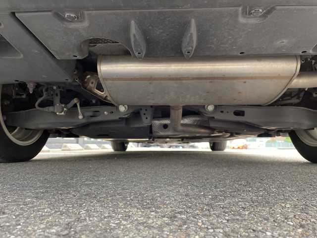 トヨタ プリウス ＰＨＶ S ナビパッケージ 福岡県 2018(平30)年 8.5万km ホワイトパールクリスタルシャイン 純正ナビ/【フルセグTV.Bluetooth】/バックカメラ/衝突軽減ブレーキ/追従クルーズコントロール/レーンキープアシスト/モデリスタエアロ/LEDヘッドライト/オートライト/オートハイビーム/ビルトインETC/前席シートヒーター/ステアリングヒーター/純正アルミホイール/プッシュスタート/スマートキー