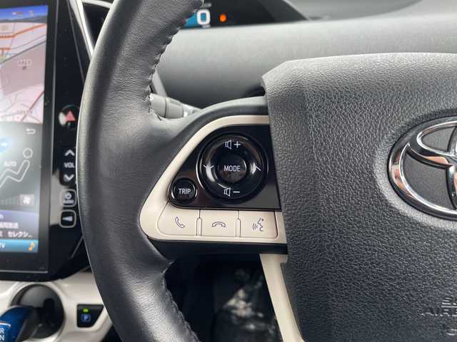 トヨタ プリウス ＰＨＶ S ナビパッケージ 福岡県 2018(平30)年 8.5万km ホワイトパールクリスタルシャイン 純正ナビ/【フルセグTV.Bluetooth】/バックカメラ/衝突軽減ブレーキ/追従クルーズコントロール/レーンキープアシスト/モデリスタエアロ/LEDヘッドライト/オートライト/オートハイビーム/ビルトインETC/前席シートヒーター/ステアリングヒーター/純正アルミホイール/プッシュスタート/スマートキー