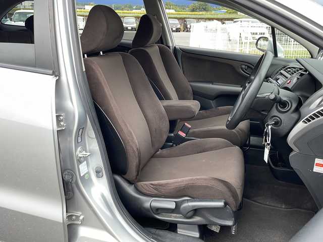 ホンダ ストリーム X 富山県 2008(平20)年 11.5万km アラバスターシルバーメタリック 社外ナビ（Ｐａｎａｓｏｎｉｃ CN-GP720VD）/バックカメラ/ワンセグＴＶ(局受信不可のため未確認)/純正フロアマット/社外アルミホイール/ＥＴＣ/リモコンキー/スペアキー/ハロゲンヘッドライト/電装格納ミラー/保証書・記録簿/取扱説明書