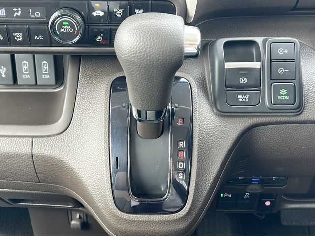 ホンダ Ｎ ＢＯＸ L ターボ 三重県 2022(令4)年 3.6万km プラチナホワイトパール 純正ナビ　/バックカメラ　/両側パワースライドドア/前席シートヒーター /ビルトインETC/USB給電/コーナーセンサー /ホンダセンシング /スペアキー /レーダークルーズコントロール /レーンキープアシスト/TVキャンセラー /LEDヘッドライト /オートハイビーム/オートライト/前方ドライブレコーダー/電動格納ミラー /禁煙車