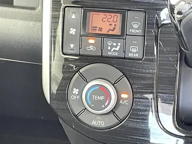 ダイハツ タント カスタム X トップED SA 千葉県 2015(平27)年 3.6万km ファイアークォーツレッドM 禁煙車/スマートアシスト/　・衝突軽減ブレーキ/　・誤発進抑制機能(前方)	/　・先行車発進お知らせ機能	/純正８インチメモリナビ/　CD/DVD/BT/フルセグ/USB/HDMI/両側パワースライドドア/バックカメラ/ETC/横滑り防止装置/アイドリングストップ/電動格納ミラー/プッシュスタート＆スマートキー/後席サンシェード/ハーフレザーシート/LEDヘッドライト/フォグライト/純正14インチアルミホイール