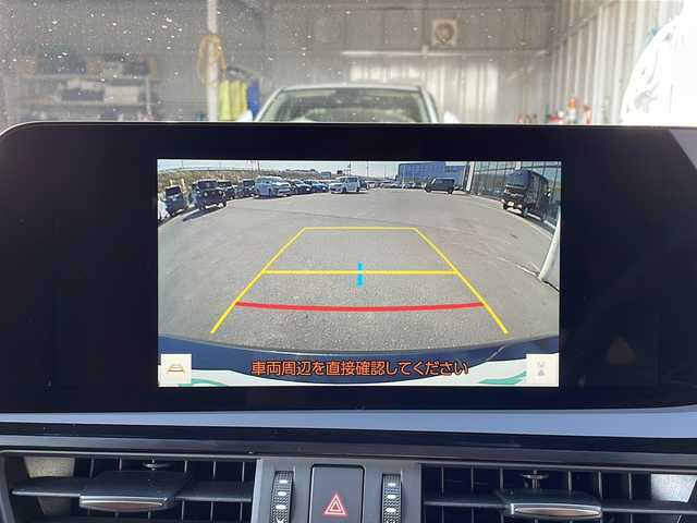 レクサス ＥＳ 300h Fスポーツ 福島県 2024(令6)年 0.7万km グラファイトブラックガラスフレーク ・サンルーフ/・本革シート/・純正ナビ/・フルセグ/・TVキャンセラー/・バックカメラ/・Bluetooth/・衝突被害軽減ブレーキ/・レーンキープアシスト/・レーダークルーズコントロール/・ブラインドスポットモニター/・オートライト/・オートマチックハイビーム/・LEDヘットライト/・MTモード付AT/・パドルシフト/・パワーシート（N＋D）/・シートヒーター（N＋D）/・エアシート（N＋D）/・ハンドルヒーター/・前後ドライブレコーダー/・シートメモリ/・プッシュスタート/・スマートキー/・スペアキー/・置くだけ充電/・ビルドインETC/・スタットレス積み込み/・純正19AW/・保証書・取説あり