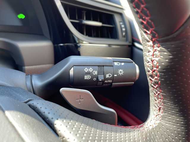 レクサス ＥＳ 300h Fスポーツ 福島県 2024(令6)年 0.7万km グラファイトブラックガラスフレーク ・サンルーフ/・本革シート/・純正ナビ/・フルセグ/・TVキャンセラー/・バックカメラ/・Bluetooth/・衝突被害軽減ブレーキ/・レーンキープアシスト/・レーダークルーズコントロール/・ブラインドスポットモニター/・オートライト/・オートマチックハイビーム/・LEDヘットライト/・MTモード付AT/・パドルシフト/・パワーシート（N＋D）/・シートヒーター（N＋D）/・エアシート（N＋D）/・ハンドルヒーター/・前後ドライブレコーダー/・シートメモリ/・プッシュスタート/・スマートキー/・スペアキー/・置くだけ充電/・ビルドインETC/・スタットレス積み込み/・純正19AW/・保証書・取説あり