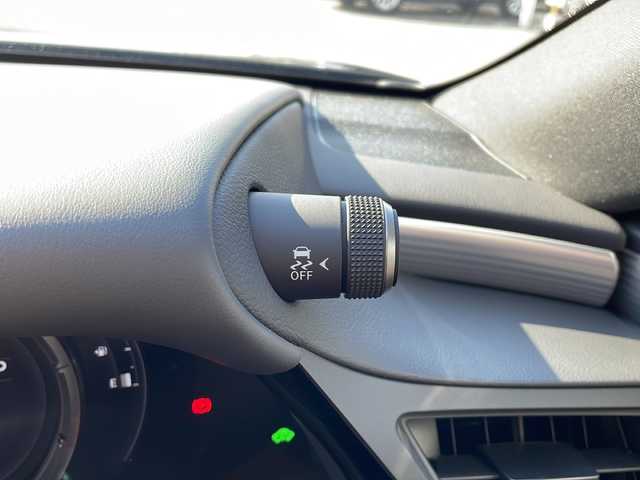 レクサス ＥＳ 300h Fスポーツ 福島県 2024(令6)年 0.7万km グラファイトブラックガラスフレーク ・サンルーフ/・本革シート/・純正ナビ/・フルセグ/・TVキャンセラー/・バックカメラ/・Bluetooth/・衝突被害軽減ブレーキ/・レーンキープアシスト/・レーダークルーズコントロール/・ブラインドスポットモニター/・オートライト/・オートマチックハイビーム/・LEDヘットライト/・MTモード付AT/・パドルシフト/・パワーシート（N＋D）/・シートヒーター（N＋D）/・エアシート（N＋D）/・ハンドルヒーター/・前後ドライブレコーダー/・シートメモリ/・プッシュスタート/・スマートキー/・スペアキー/・置くだけ充電/・ビルドインETC/・スタットレス積み込み/・純正19AW/・保証書・取説あり