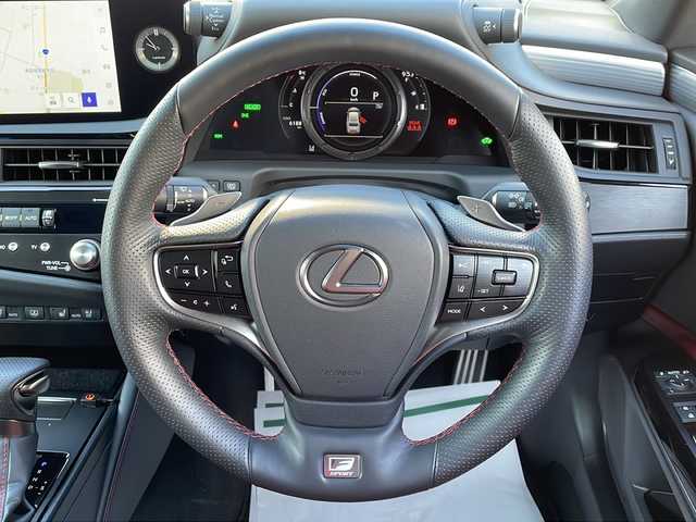 レクサス ＥＳ 300h Fスポーツ 福島県 2024(令6)年 0.7万km グラファイトブラックガラスフレーク ・サンルーフ/・本革シート/・純正ナビ/・フルセグ/・TVキャンセラー/・バックカメラ/・Bluetooth/・衝突被害軽減ブレーキ/・レーンキープアシスト/・レーダークルーズコントロール/・ブラインドスポットモニター/・オートライト/・オートマチックハイビーム/・LEDヘットライト/・MTモード付AT/・パドルシフト/・パワーシート（N＋D）/・シートヒーター（N＋D）/・エアシート（N＋D）/・ハンドルヒーター/・前後ドライブレコーダー/・シートメモリ/・プッシュスタート/・スマートキー/・スペアキー/・置くだけ充電/・ビルドインETC/・スタットレス積み込み/・純正19AW/・保証書・取説あり