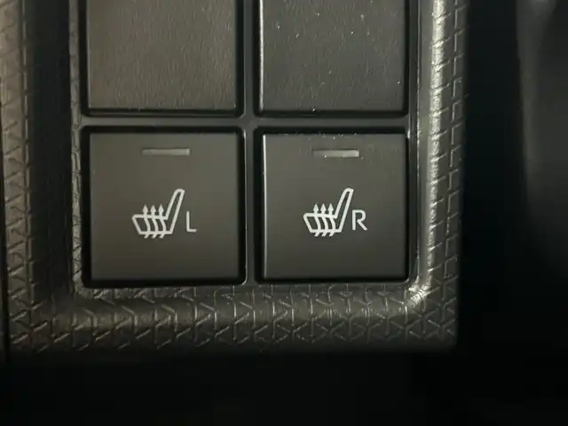 ダイハツ タント カスタム RS 愛知県 2024(令6)年 0.3万km シャイニングホワイトパール 禁煙車/ターボ/7インチナビ（NSZT-W68T）/（CD/DVD/Bluetooth/フルセグTV/SD)/バックカメラ/スマートアシスト/・衝突軽減ブレーキ/・レーンキープアシスト/・オートマチックハイビーム/・パーキングセンサー/シートヒーター/両側パワースライドドア/アイドリングストップ/純正15インチアルミホイール/スマートキー/スペアキー1本/プッシュスタート/LEDヘッドライト/フロントフォグランプ/オートライト/ベンチシート/横滑り防止装置/電動格納ミラー/電子パーキングブレーキ/オーチャードホール