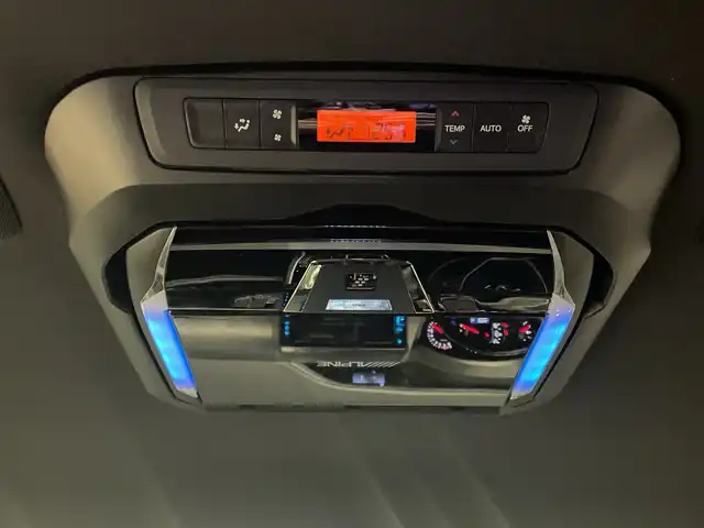 トヨタ ヴォクシー ZS 煌Ⅱ 千葉県 2019(平31)年 3万km ホワイトパールクリスタルシャイン モデリスタエアロ/カロッツェリア10インチナビ/(フルセグTV/BT/CD/DVD/FM/AM)/アルパイン12.8インチフリップダウンモニター/デジタルインナーミラー型前後ドラレコ/TEIN車高調/VALENTIテールランプ/社外エアクリーナー/衝突被害軽減システム/車線逸脱警報/バックカメラ/クルーズコントロール/シートカバー/両側パワースライドドア/横滑り防止装置/アイドリングストップ/LEDヘッドライト/フォグランプ/オートライト/ウィンカーミラー/電動格納ミラー/社外18インチAW/シートリフター/プッシュスタート/スマートキー/フロアマット/スペアキー/取扱説明書