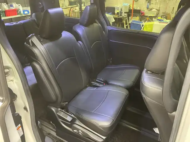 トヨタ ヴォクシー ZS 煌Ⅱ 千葉県 2019(平31)年 3万km ホワイトパールクリスタルシャイン モデリスタエアロ/カロッツェリア10インチナビ/(フルセグTV/BT/CD/DVD/FM/AM)/アルパイン12.8インチフリップダウンモニター/デジタルインナーミラー型前後ドラレコ/TEIN車高調/VALENTIテールランプ/社外エアクリーナー/衝突被害軽減システム/車線逸脱警報/バックカメラ/クルーズコントロール/シートカバー/両側パワースライドドア/横滑り防止装置/アイドリングストップ/LEDヘッドライト/フォグランプ/オートライト/ウィンカーミラー/電動格納ミラー/社外18インチAW/シートリフター/プッシュスタート/スマートキー/フロアマット/スペアキー/取扱説明書