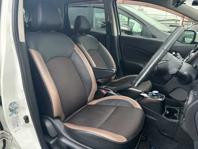 日産 ノート e－パワー メダリスト 長野県 2017(平29)年 6.4万km ブリリアントホワイトパール 純正SDナビ/(MM316D-W)/フルセグTV/全周囲カメラ/BluetoothAudio/ステアリングスイッチ/社外14インチアルミホイール/純正ドライブレコーダー/純正エンジンスターター/レーンキープアシスト/衝突軽減ブレーキ/DVD再生可能/LEDヘッドライト/純正フルエアロ/横滑り防止/ウインカーミラー/スマートキー/オートライト