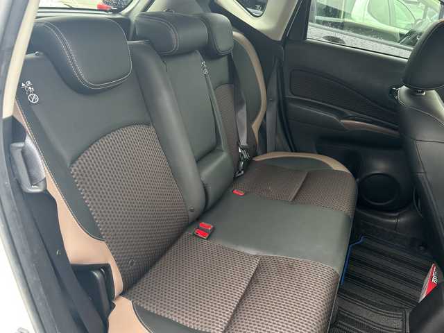 日産 ノート e－パワー メダリスト 長野県 2017(平29)年 6.4万km ブリリアントホワイトパール 純正SDナビ/(MM316D-W)/フルセグTV/全周囲カメラ/BluetoothAudio/ステアリングスイッチ/社外14インチアルミホイール/純正ドライブレコーダー/純正エンジンスターター/レーンキープアシスト/衝突軽減ブレーキ/DVD再生可能/LEDヘッドライト/純正フルエアロ/横滑り防止/ウインカーミラー/スマートキー/オートライト