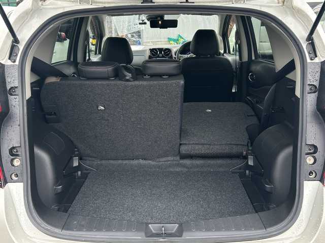 日産 ノート e－パワー メダリスト 長野県 2017(平29)年 6.4万km ブリリアントホワイトパール 純正SDナビ/(MM316D-W)/フルセグTV/全周囲カメラ/BluetoothAudio/ステアリングスイッチ/社外14インチアルミホイール/純正ドライブレコーダー/純正エンジンスターター/レーンキープアシスト/衝突軽減ブレーキ/DVD再生可能/LEDヘッドライト/純正フルエアロ/横滑り防止/ウインカーミラー/スマートキー/オートライト