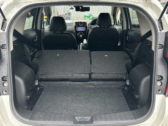 日産 ノート e－パワー メダリスト 長野県 2017(平29)年 6.4万km ブリリアントホワイトパール 純正SDナビ/(MM316D-W)/フルセグTV/全周囲カメラ/BluetoothAudio/ステアリングスイッチ/社外14インチアルミホイール/純正ドライブレコーダー/純正エンジンスターター/レーンキープアシスト/衝突軽減ブレーキ/DVD再生可能/LEDヘッドライト/純正フルエアロ/横滑り防止/ウインカーミラー/スマートキー/オートライト