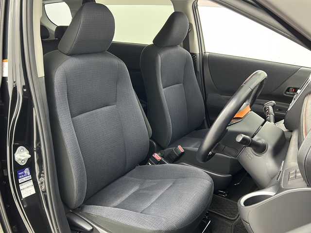 トヨタ シエンタ G 宮城県 2017(平29)年 3.9万km ブラックマイカ 禁煙車/トヨタセーフティセンス/・レーンディバーチャーアラート/・オートマチックハイビーム/・プリクラッシュセーフティーシステム/両側パワースライドドア/社外7インチナビ/（BT.CD.DVD.SD.Ipod.USB.AUX）/バックカメラ/フルセグテレビ/前後ドライブレコーダー/ビルトインETC/革巻きステアリンんぐ/ステアリングスイッチ/プッシュスタート/スマートキー/純正フロアマット/純正ドアバイザー/社外15インチアルミホイール/LEDヘッドライト/フォグランプ/横滑り防止機能/アイドリングストップ