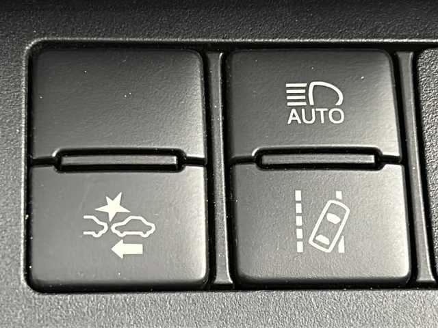 トヨタ シエンタ G 宮城県 2017(平29)年 3.9万km ブラックマイカ 禁煙車/トヨタセーフティセンス/・レーンディバーチャーアラート/・オートマチックハイビーム/・プリクラッシュセーフティーシステム/両側パワースライドドア/社外7インチナビ/（BT.CD.DVD.SD.Ipod.USB.AUX）/バックカメラ/フルセグテレビ/前後ドライブレコーダー/ビルトインETC/革巻きステアリンんぐ/ステアリングスイッチ/プッシュスタート/スマートキー/純正フロアマット/純正ドアバイザー/社外15インチアルミホイール/LEDヘッドライト/フォグランプ/横滑り防止機能/アイドリングストップ