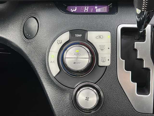 トヨタ シエンタ G 宮城県 2017(平29)年 3.9万km ブラックマイカ 禁煙車/トヨタセーフティセンス/・レーンディバーチャーアラート/・オートマチックハイビーム/・プリクラッシュセーフティーシステム/両側パワースライドドア/社外7インチナビ/（BT.CD.DVD.SD.Ipod.USB.AUX）/バックカメラ/フルセグテレビ/前後ドライブレコーダー/ビルトインETC/革巻きステアリンんぐ/ステアリングスイッチ/プッシュスタート/スマートキー/純正フロアマット/純正ドアバイザー/社外15インチアルミホイール/LEDヘッドライト/フォグランプ/横滑り防止機能/アイドリングストップ