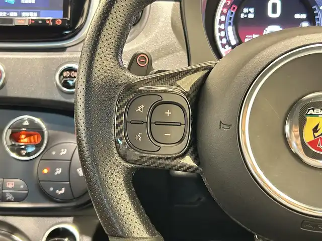 アバルト ５９５ コンペティツィオーネ 福岡県 2018(平30)年 4.1万km グレー ブレンボ赤キャリパー　/サベルトシート　/カロッツェリアナビ　/フルセグＴＶ　/ＣＤ　/ＤＶＤ　/Ｂｌｕｅｔｏｏｔｈ　/バックカメラ　/ＥＴＣ　/右ハンドル　/オートマ　/キセノン　/茶シート　/純正１７ＡＷ　/前後ドラレコ