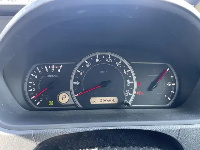 トヨタ ヴォクシー X 和歌山県 2015(平27)年 10.4万km ダークバイオレットマイカメタリック (株)IDOMが運営する【じしゃロン和歌山店】の自社ローン専用車両になります。こちらは現金またはオートローンご利用時の価格です。自社ローンご希望の方は別途その旨お申付け下さい/純正SDナビ/（AM/FM/SD/CD/DVD/BT)/フルセグTV/バックカメラ/ビルトインETC/プッシュスタート/アイドリングストップ/ドアバイザー/フロアマット