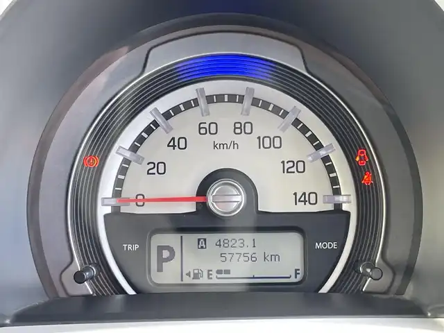 スズキ ハスラー G 千葉県 2016(平28)年 5.8万km クリスタルホワイトP レーダーブレーキサポート/誤発進抑制機能/エマージェンシーストップシグナル/社外SDナビ/・型式：NX515/・Bluetooth/地デジTV/CD/DVD/バックカメラ/シートヒーター/アイドリングストップ/横滑り防止機能/ヘッドライトレベライザー/純正アルミホイール/オートエアコン/プッシュスタート/スマートキー