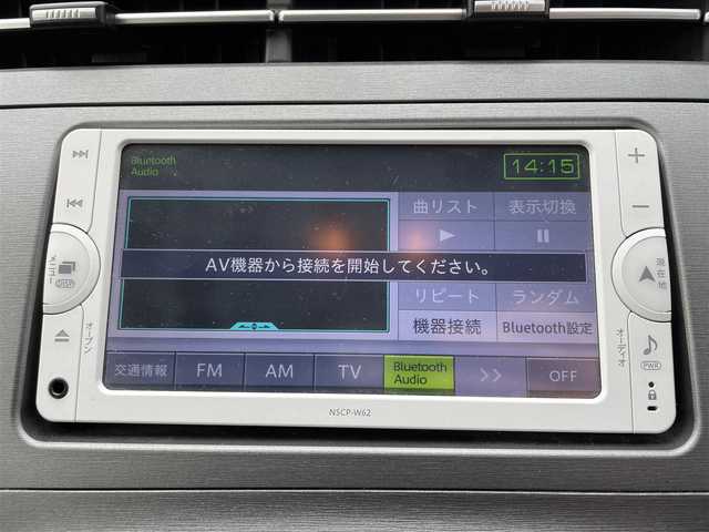 トヨタ プリウス S 神奈川県 2012(平24)年 8.2万km ホワイトパールクリスタルシャイン (株)IDOMが運営する【じしゃロン秦野店】の自社ローン専用車両になります。こちらは現金またはオートローンご利用時の価格です。自社ローンご希望の方は別途その旨お申付け下さい/純正SDナビ/CD/Bluetooth/地デジTV/バックカメラ/ETC/スマートキー/プッシュエンジンスタート/HID/オートライト/純正アルミホイール
