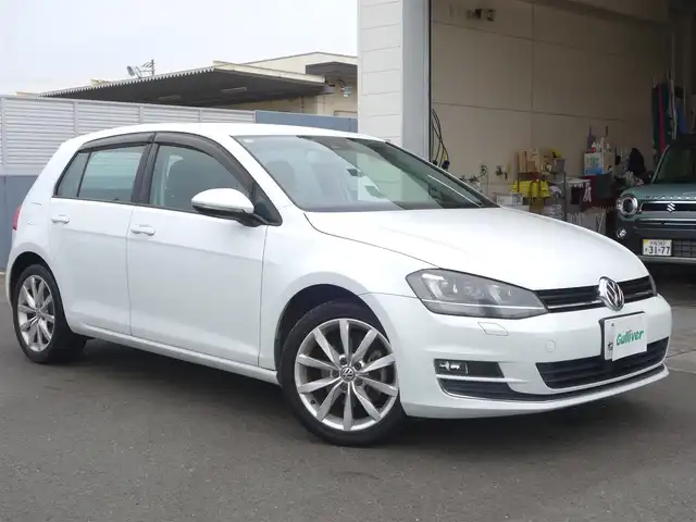 フォルクスワーゲン ゴルフ TSI ハイライン BMテクノ 静岡県 2014(平26)年 10.9万km 白 メーカー純正8インチSDナビ/　CD/DVD/SD/BT/USB/地デジ／バックカメラ/ビルトインETC/衝突軽減ブレーキ/レーダークルーズコントロール/電動パーキング／オートホールド/リモコンキー/プッシュスタート/HIDヘッドライト/トノカバー/純正フロアマット/取扱説明書/保証書