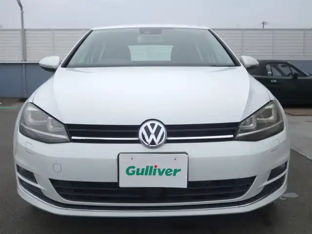 フォルクスワーゲン ゴルフ TSI ハイライン BMテクノ 静岡県 2014(平26)年 10.9万km 白 メーカー純正8インチSDナビ/　CD/DVD/SD/BT/USB/地デジ／バックカメラ/ビルトインETC/衝突軽減ブレーキ/レーダークルーズコントロール/電動パーキング／オートホールド/リモコンキー/プッシュスタート/HIDヘッドライト/トノカバー/純正フロアマット/取扱説明書/保証書