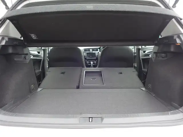 フォルクスワーゲン ゴルフ TSI ハイライン BMテクノ 静岡県 2014(平26)年 10.9万km 白 メーカー純正8インチSDナビ/　CD/DVD/SD/BT/USB/地デジ／バックカメラ/ビルトインETC/衝突軽減ブレーキ/レーダークルーズコントロール/電動パーキング／オートホールド/リモコンキー/プッシュスタート/HIDヘッドライト/トノカバー/純正フロアマット/取扱説明書/保証書