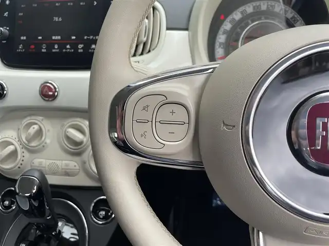 フィアット ５００ 香川県 2020(令2)年 3.9万km 白 純正ディスプレイオーディオ/Carplay/Bカメラ/ETC/ドライブレコーダー/革巻きステアリング/ステアリングスイッチ/リモコンキー/スタッドレスタイヤ4本ホイール付き積み込み