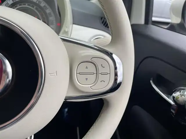 フィアット ５００ 香川県 2020(令2)年 3.9万km 白 純正ディスプレイオーディオ/Carplay/Bカメラ/ETC/ドライブレコーダー/革巻きステアリング/ステアリングスイッチ/リモコンキー/スタッドレスタイヤ4本ホイール付き積み込み